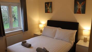 3 chambres, fer et planche à repasser, accès Internet, draps fournis