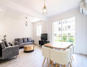 Exterior - Apartment in Cannes Near Croisette Beach (Cannes)