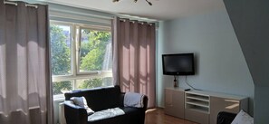 TV - Cozy 2-Bedroom Apartment in Central London (London)