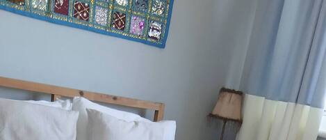 2 habitaciones, tabla de planchar con plancha y internet