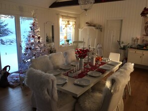 Dining - Large house with pool and close to the sea (Åkersberga)