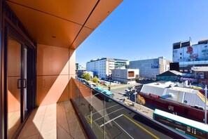 Property grounds - Modern Manchester St Stay - 1BR with Balcony (Christchurch)