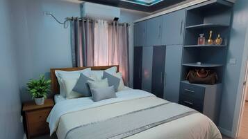 2 bedrooms, iron/ironing board, Internet, bed sheets