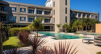 Radisson RED Funes