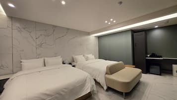 Family Twin | Escritorio y wifi gratis