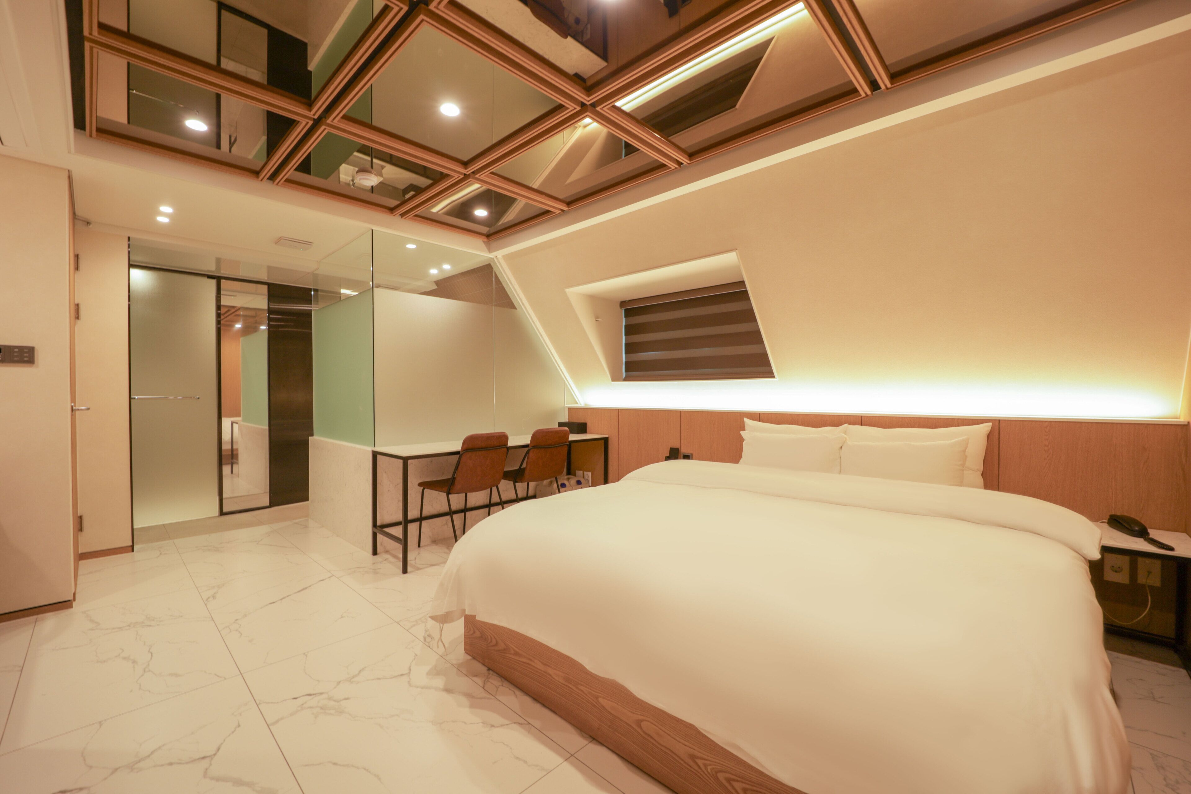 Royal Suite | Desk, free WiFi