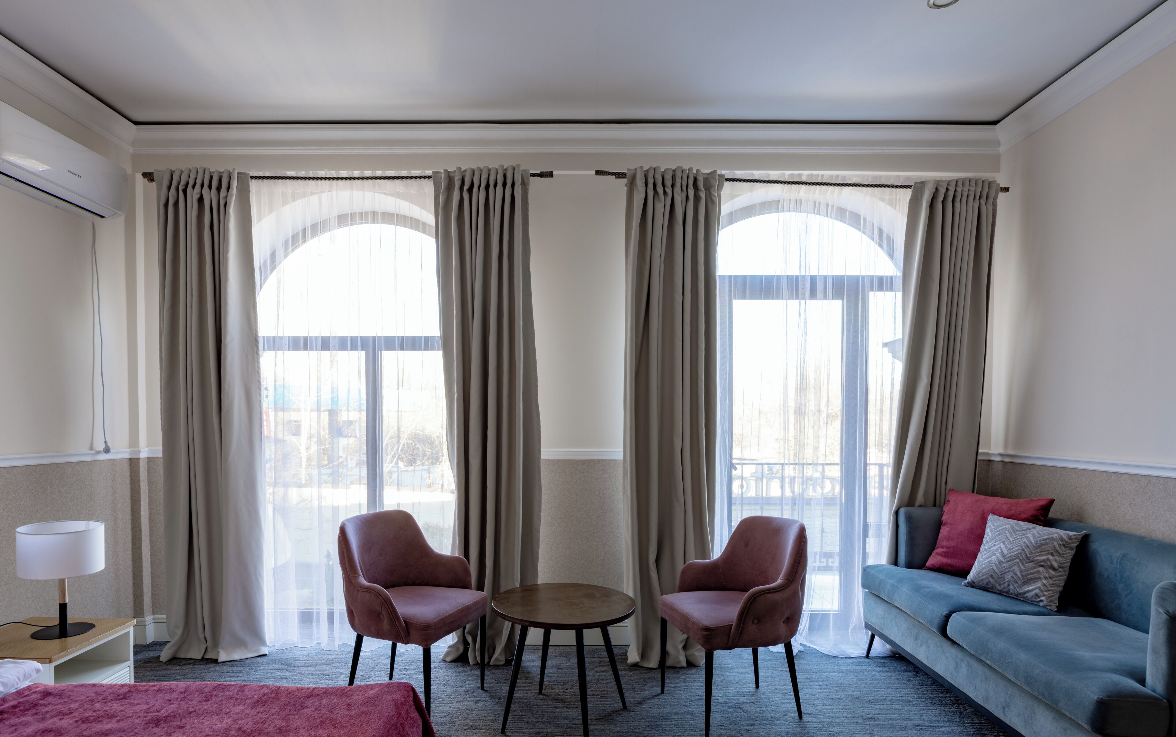 Deluxe-Doppelzimmer, Balkon, Stadtblick | Zimmersafe, kostenloses WLAN