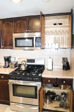 Private kitchen - Gorg 2BR/1BA in Pavonia (Jersey City)