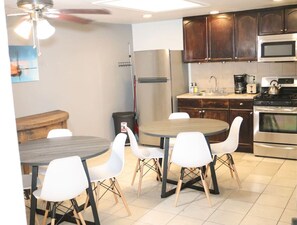 Private kitchen - Gorg 2BR/1BA in Pavonia (Jersey City)