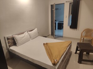 Deluxe Double Room - Hotel Maruti Inn (Sumerpur)