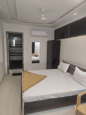 Deluxe Double Room - Hotel Maruti Inn (Sumerpur)