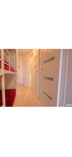 1 bedroom, iron/ironing board, free WiFi - Very nice T2 sea view direct access to the beach 35 meters! (La Londe-les-Maures)