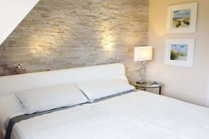 2 bedrooms, iron/ironing board, free WiFi, bed sheets - Charming country house style under thatch (Keitum)
