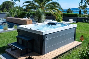 Villa | Pool - Luxury Matos Estate With Heated Pool (Zadar)