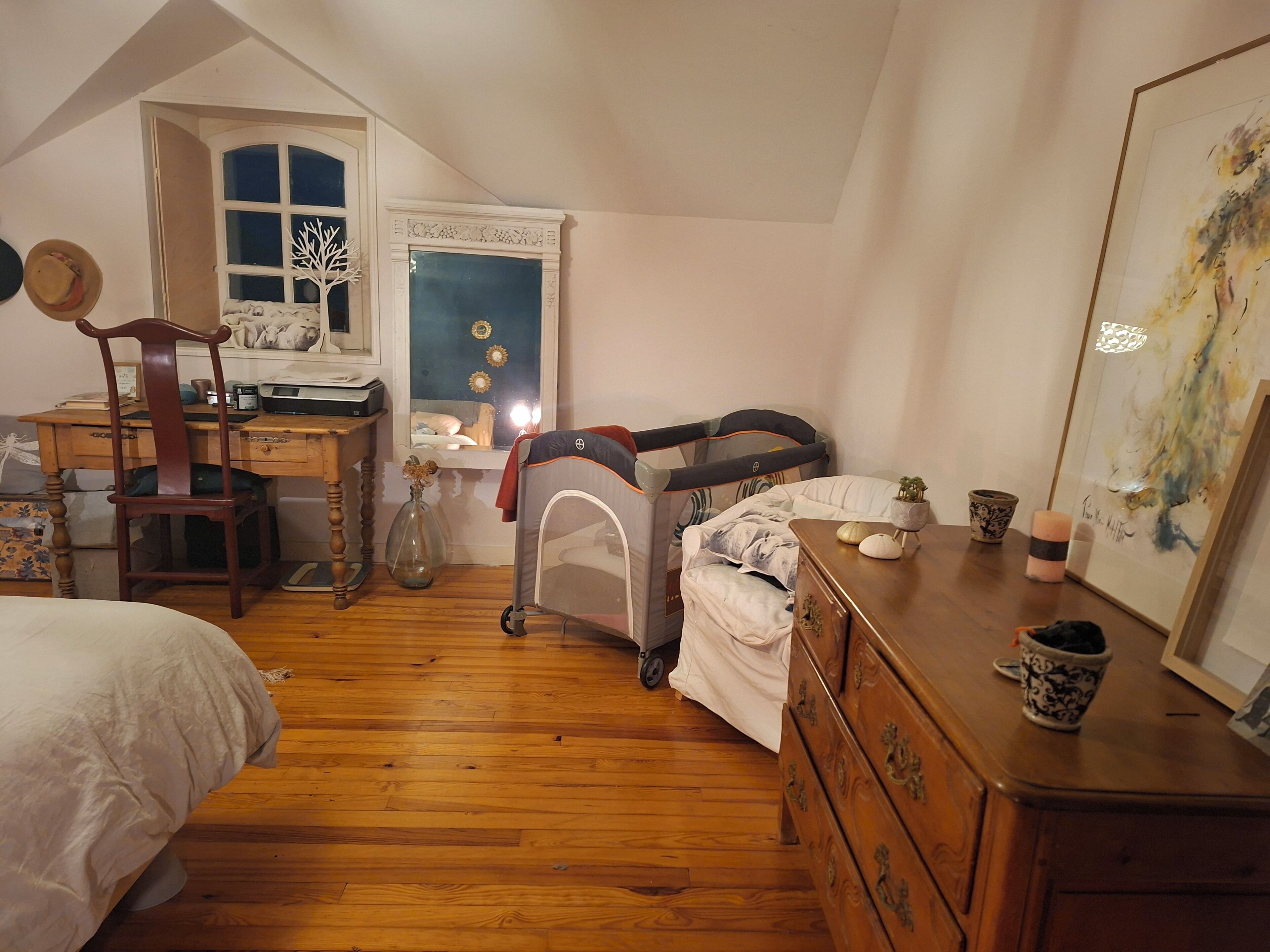 3 chambres, fer et planche à repasser, accès à Internet, literie fournie