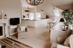 Nicht klassifiziertes Bild, 2 von 36, Schaltfläche