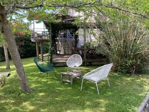 Terrace/patio - Attractive architect-designed house in a village near Bayonne. (Mouguerre)