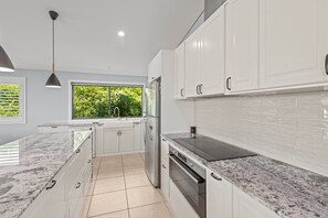 Unclassified image, 4 of 30, button - Family-Sized Retreat with Private Garage (Sandgate)