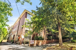 Exterior - Bright 2-Bed Apartment in South Yarra (South Yarra)