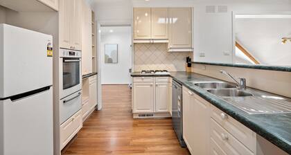 Spacious 4-Bed House with Garden in Doncaster