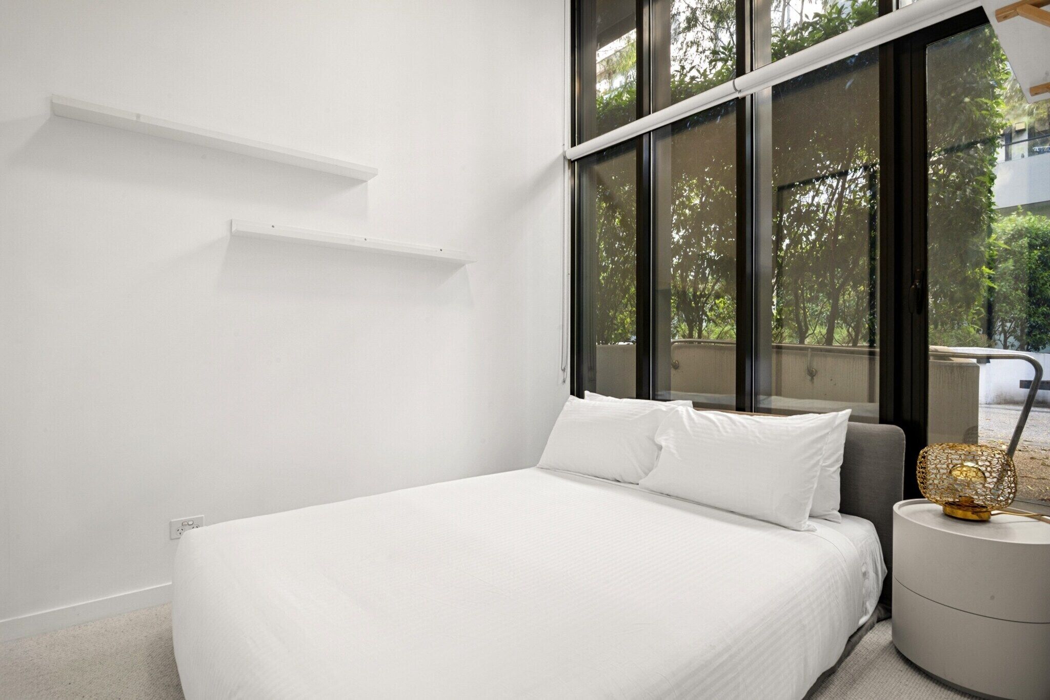 2 quartos, acesso à internet, roupa de cama