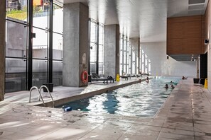 Indoor pool - 2-Bed High-Rise Apartment with Pool & Gym (Melbourne)