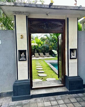 Exterior detail - MUNAROSE ESTATE (KUTA)