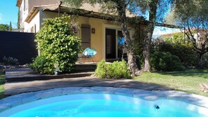 Outdoor pool - Air-conditioned Villa Les Oliviers with private pool & office in Saint-Paul-en-Forêt (Saint-Paul-en-Forêt)