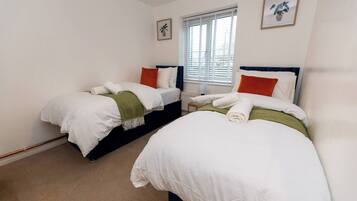 House, 5 Bedrooms, Smoking