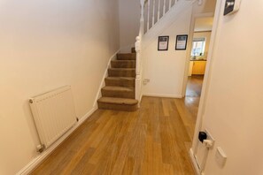 House, 5 Bedrooms, Smoking