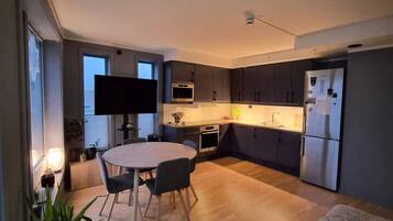 Apartment, 1 Bedroom, Accessible, Balcony | Living room