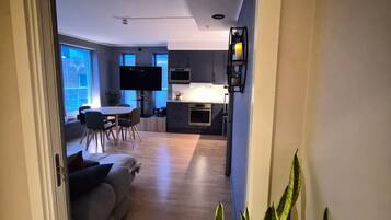 Apartment, 1 Bedroom, Accessible, Balcony | Living room