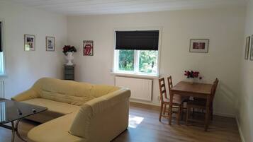 Appartement, 3 slaapkamers, roken, patio | Woonkamer