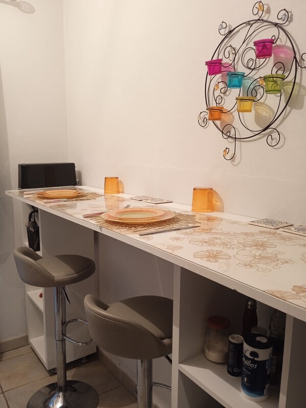 Unclassified image, 1 of 6, button - Pretty detached room for 2 people with private garden. (Rennes)