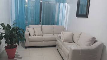 Apartment, 2 Bedrooms, Smoking | Living room