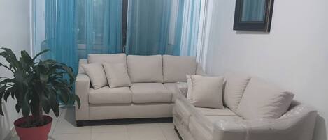 Apartment, 2 Bedrooms, Smoking | Living room