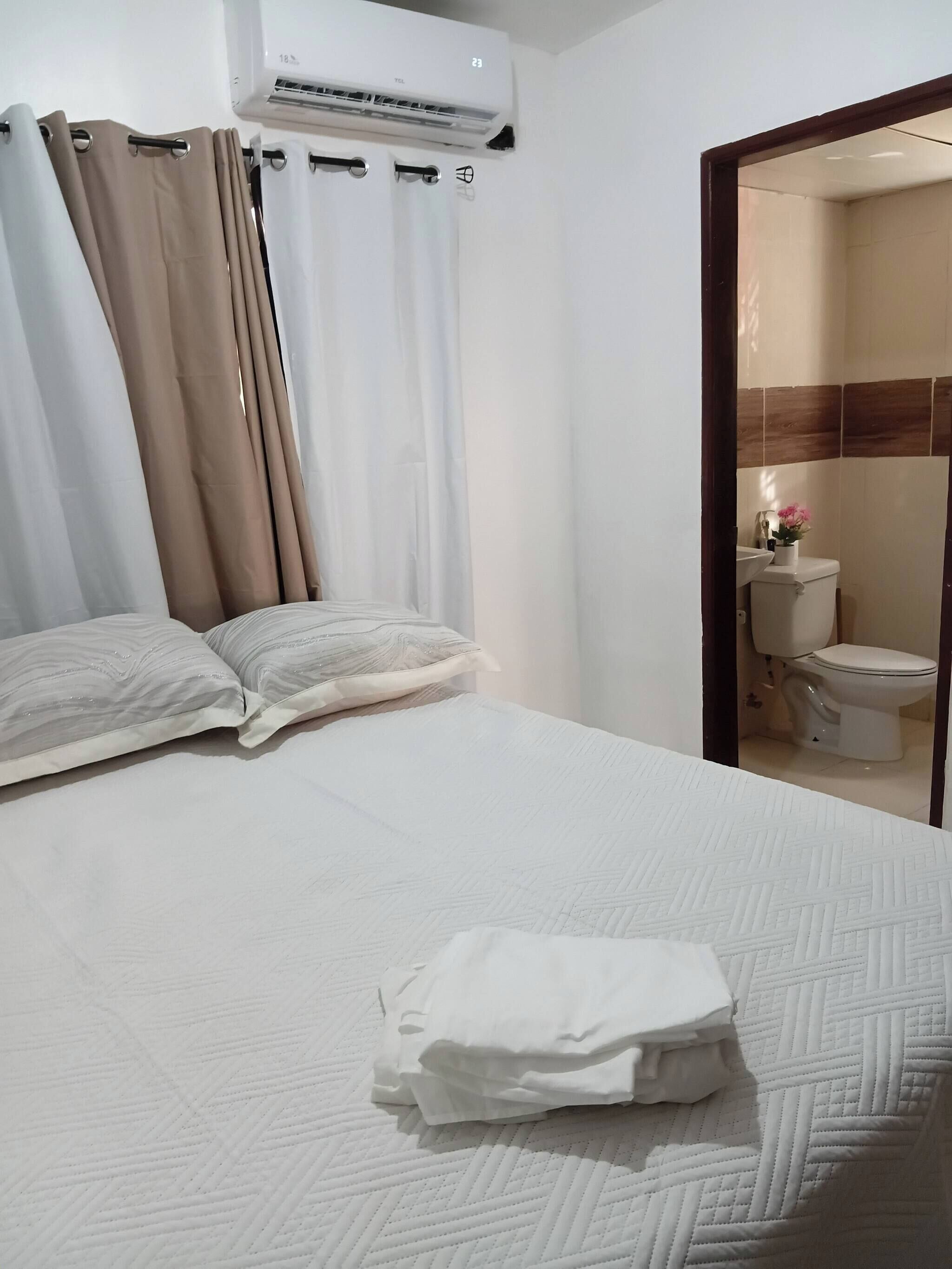 Apartment, 2 Bedrooms, Smoking | Bathroom