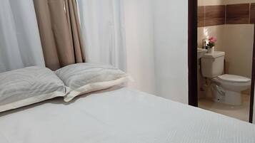 Apartment, 2 Bedrooms, Smoking | Bathroom