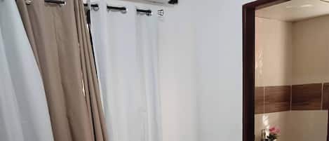 Apartment, 2 Bedrooms, Smoking | Bathroom