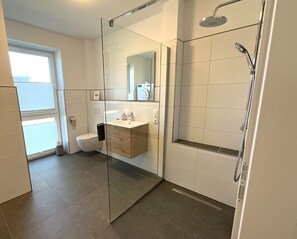 Shower, hair dryer - Hello and welcome to Apartment Rodenkirchen! (Nordseebad Dangast)