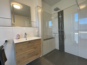 Een douche, een haardroger