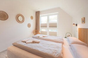 3 bedrooms, desk, iron/ironing board, travel cot - Hello and welcome to the Strandheimat! (Dangast)