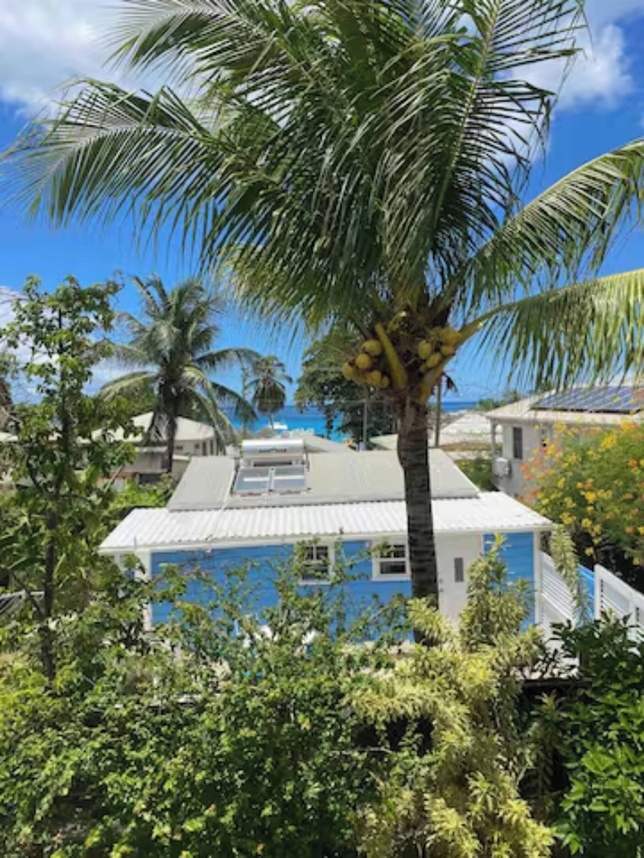 House, 2 Bedrooms, Balcony, Garden View | Kolam renang