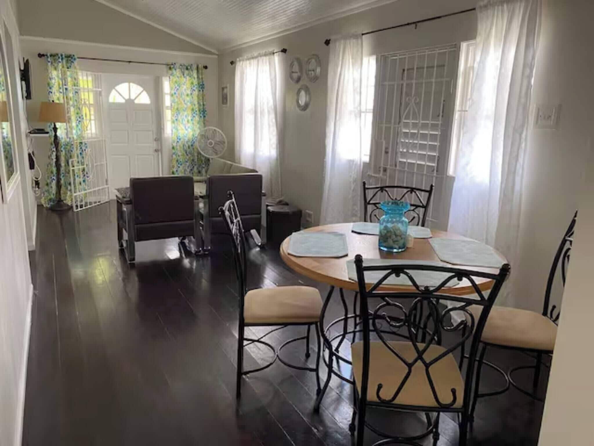 Casa, 2 camere da letto, balcone, vista giardino | Sala da pranzo