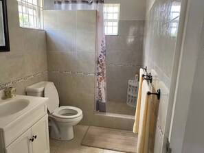 House, 2 Bedrooms, Balcony, Garden View | Bathroom - Sheridan's Place - 1 Minute Walk to the Beach (Prospect)