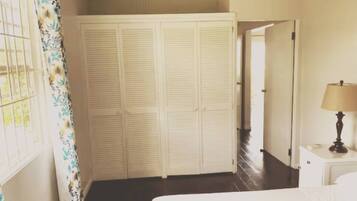House, 2 Bedrooms, Balcony, Garden View | 2 bedrooms