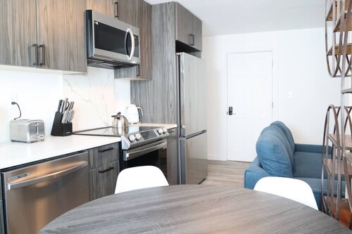 Charming 2BR/2Bath Apartment in Pavonia