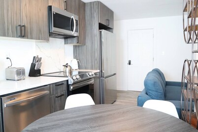 Charming 2BR/2Bath Apartment in Pavonia