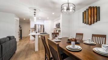 House, 3 Bedrooms | Dining room