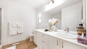 House, 3 Bedrooms | Bathroom